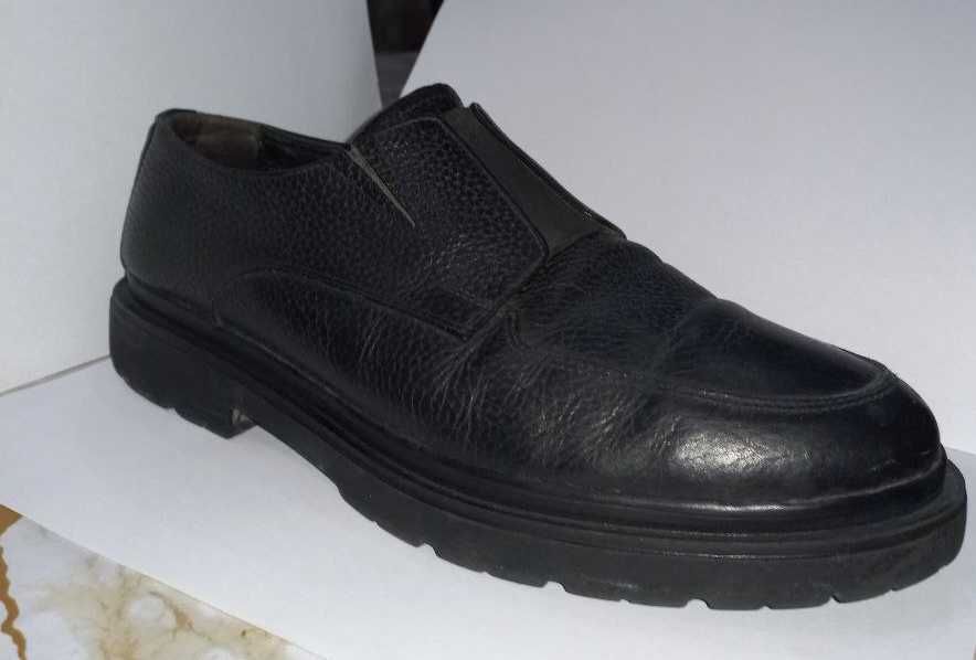 Мужские черные туфли
