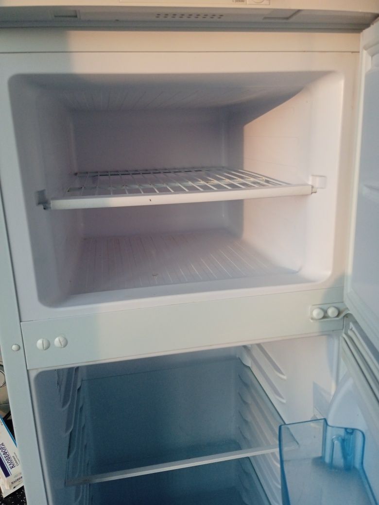 Холодильник продается