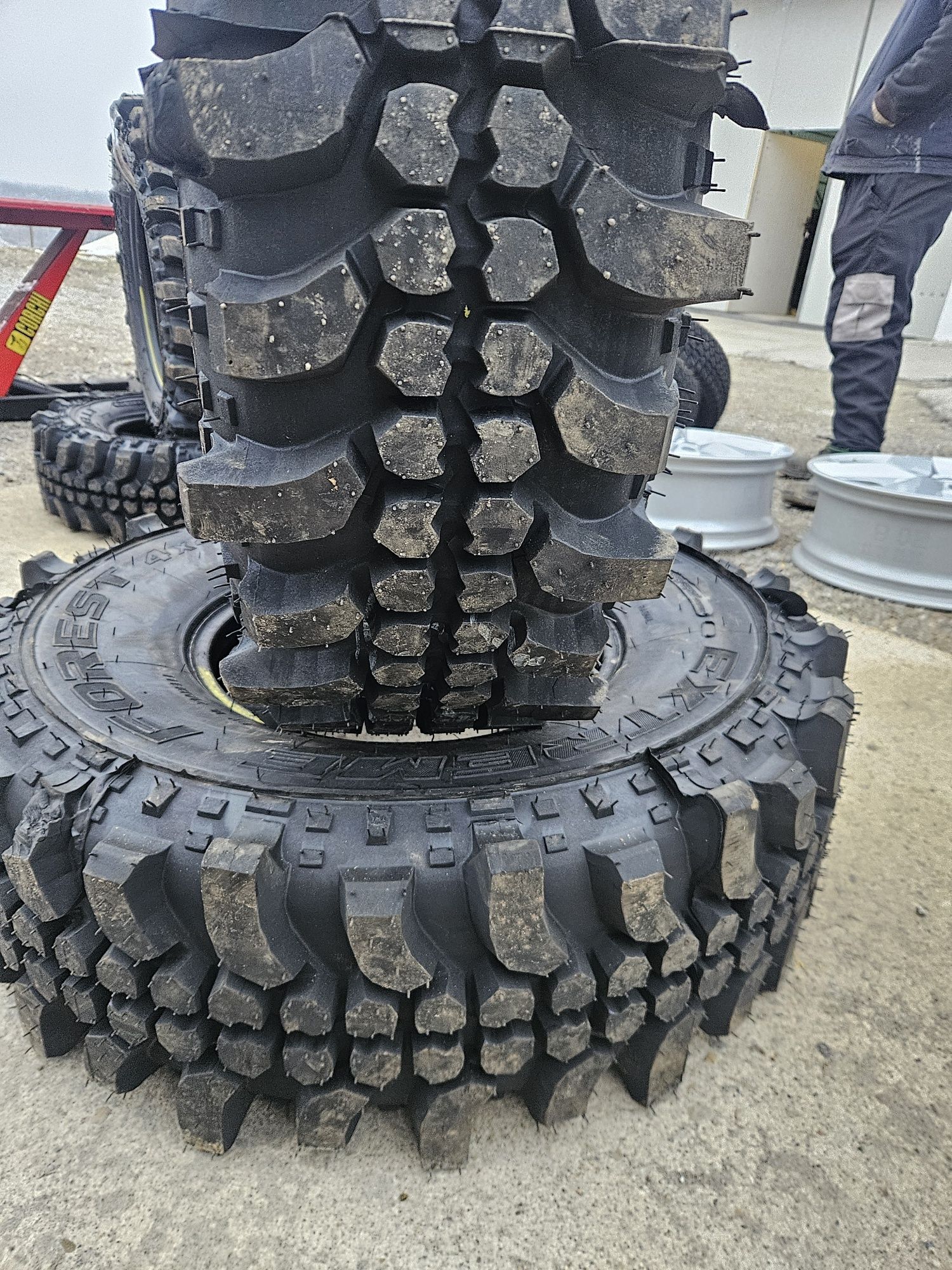 255 85 R 16 off-road M.Ziarelli