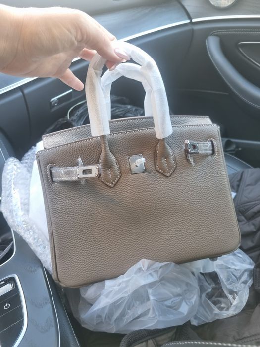 Чанта чисто нова