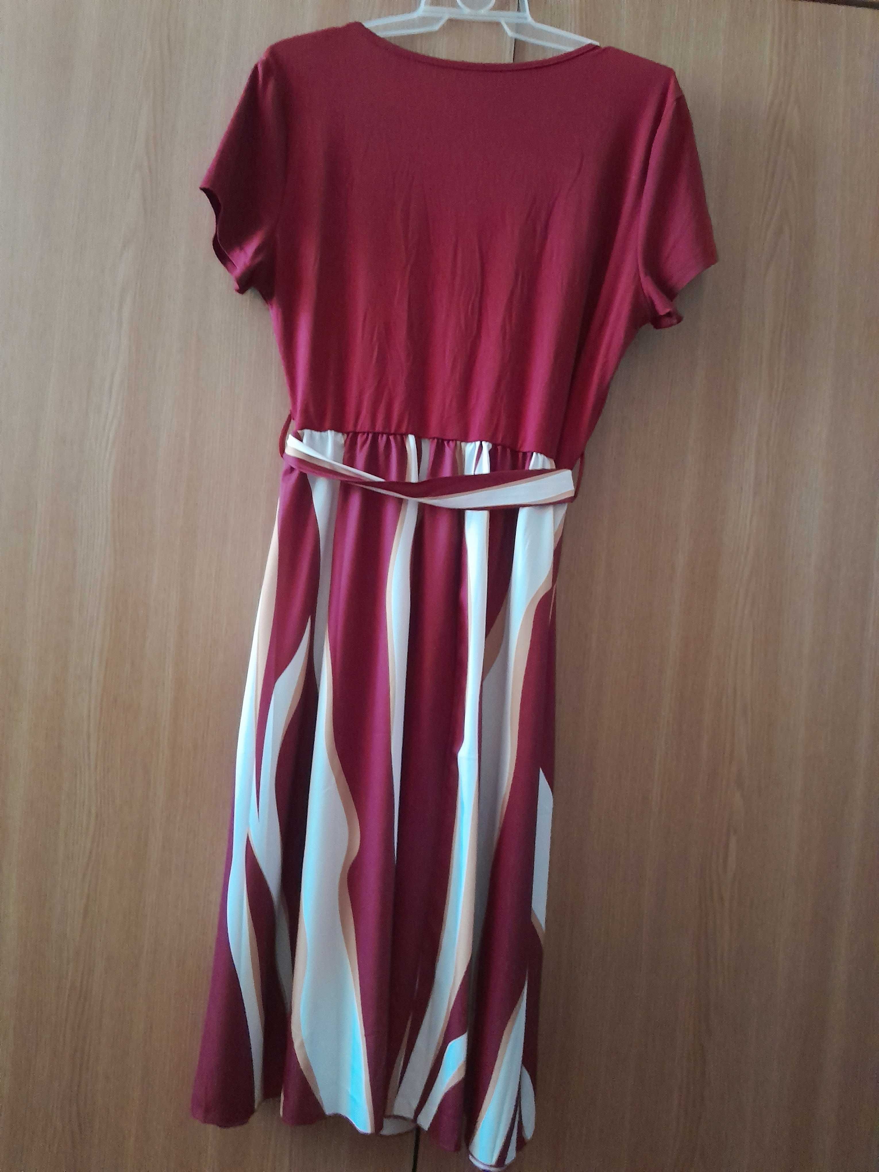 Rochie nouă, midi, elegantă, cu mânecă scurtă și imprimeu ondulat