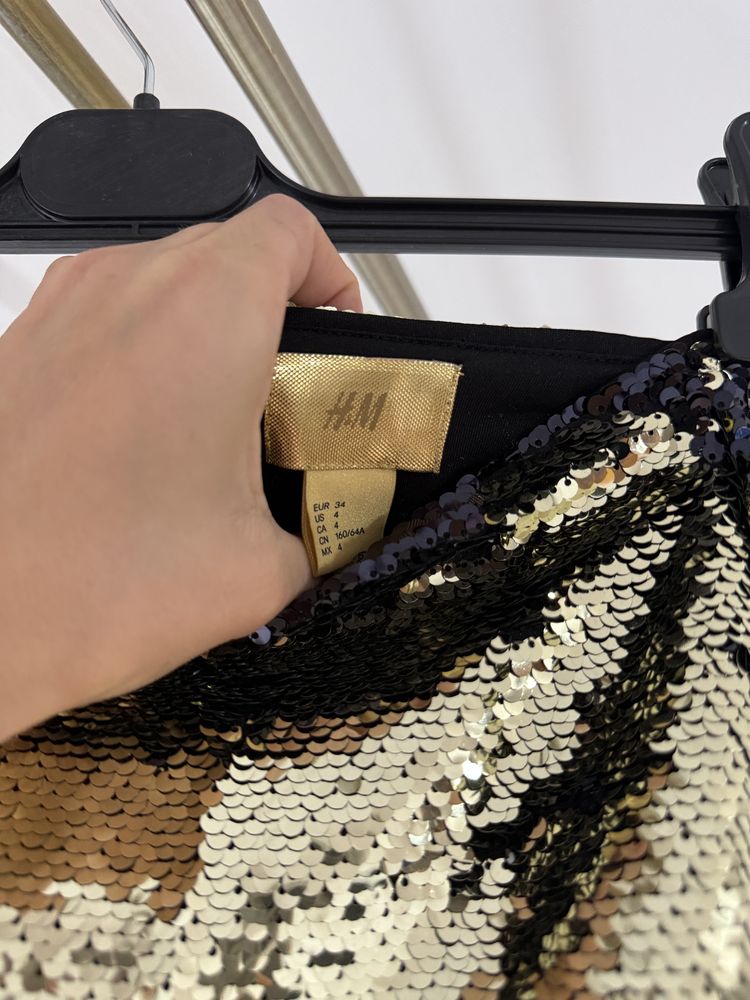 Fusta cu paiete aurii H&M
