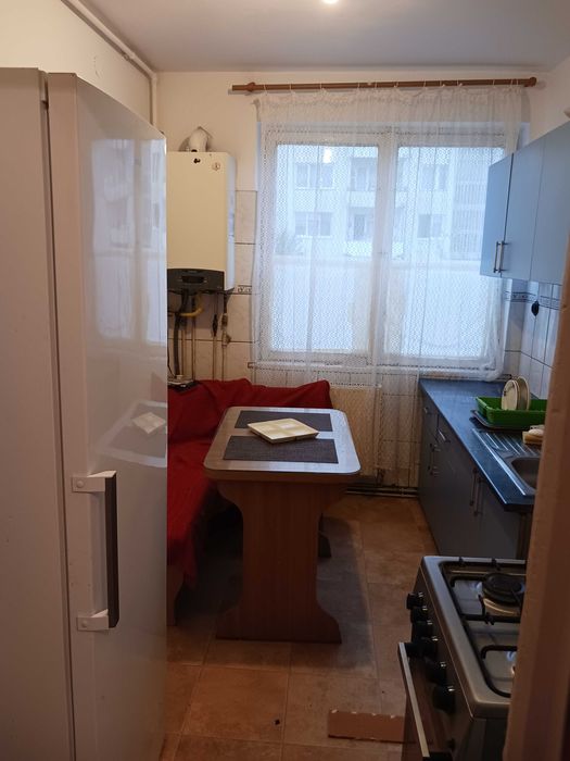 Închiriez apartament 2 camere
