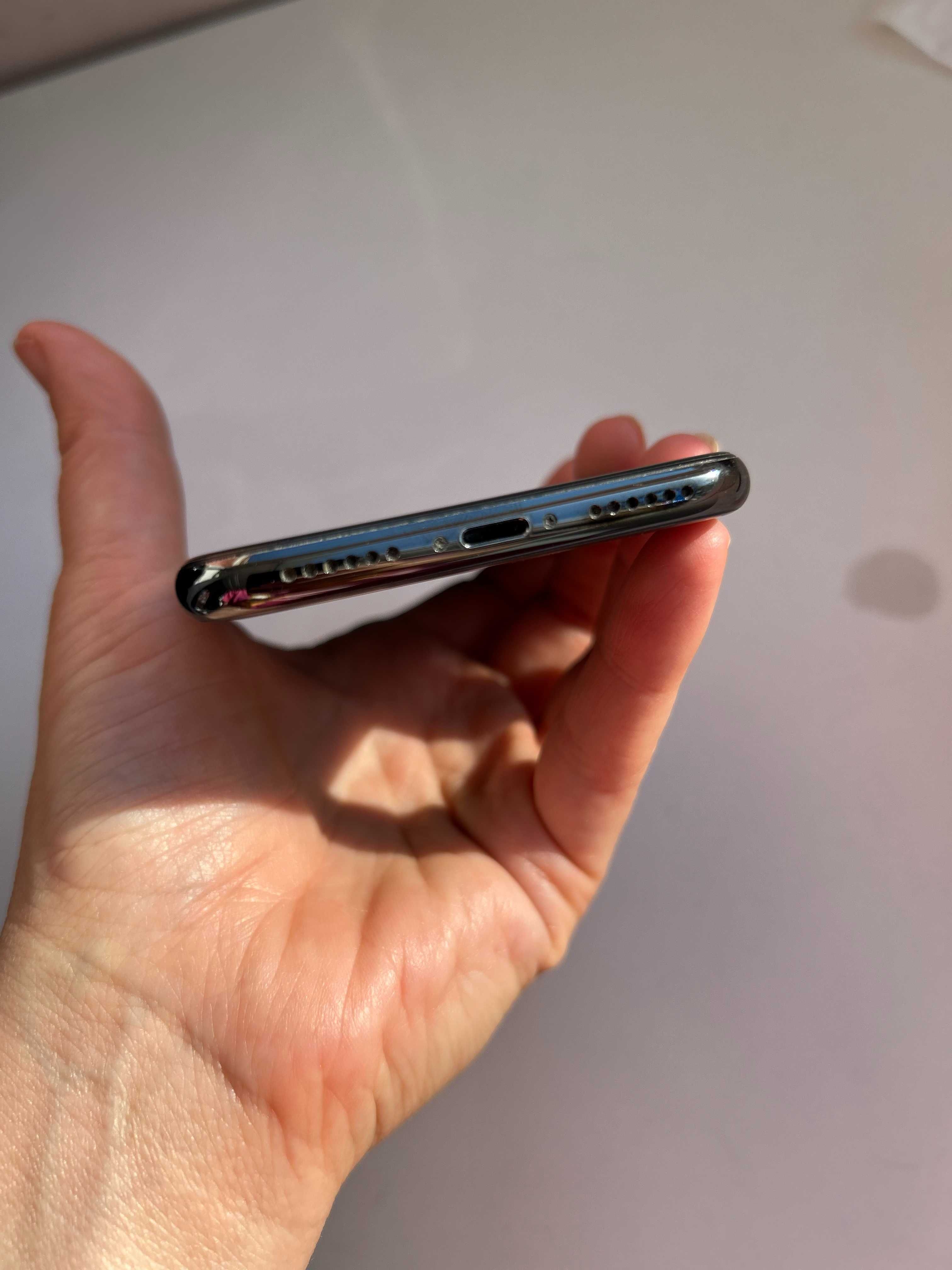 iPhone X / 10 64ГБ Space Gray -  като нов + аксесоари