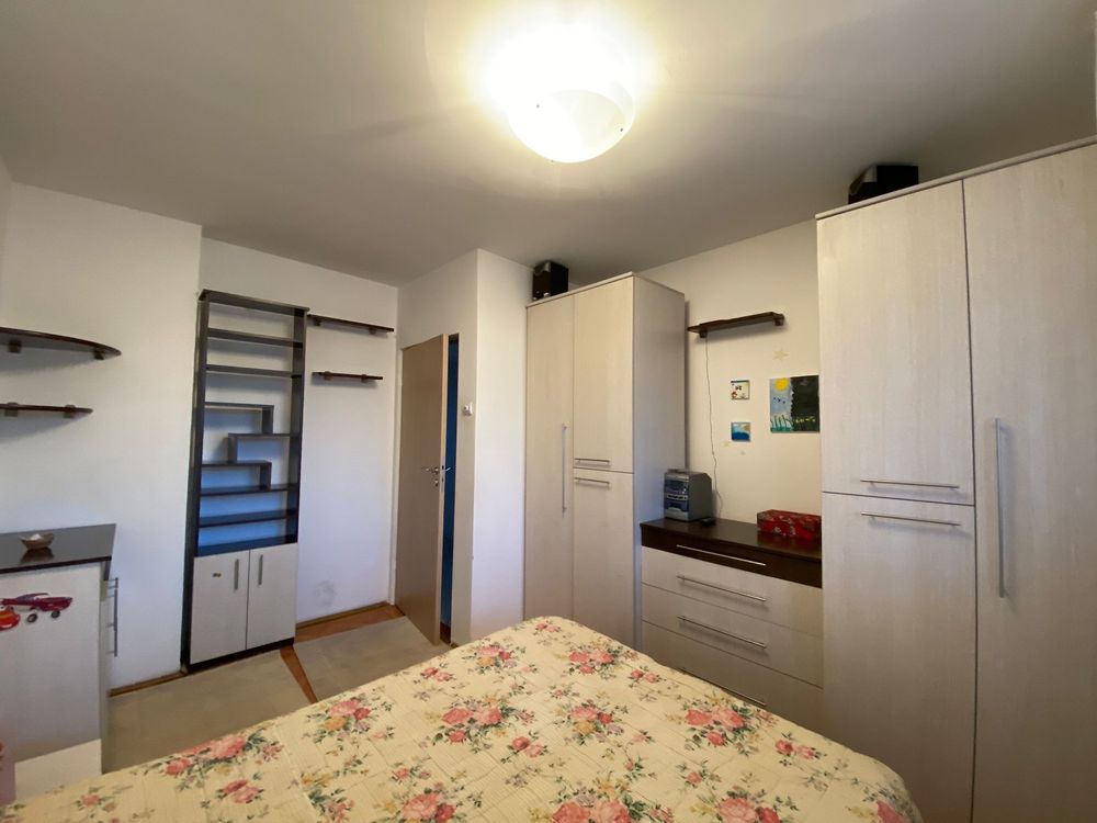 Inchiriez apartament 3 camere cartier Pajura