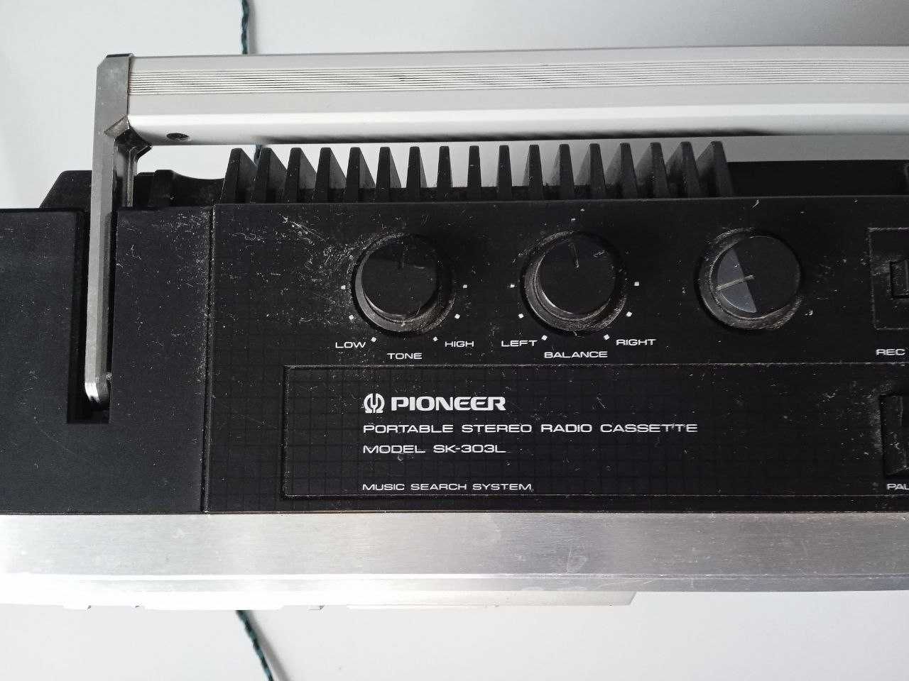 Pioneer Portable Stereo Radio Cassette SK-303L