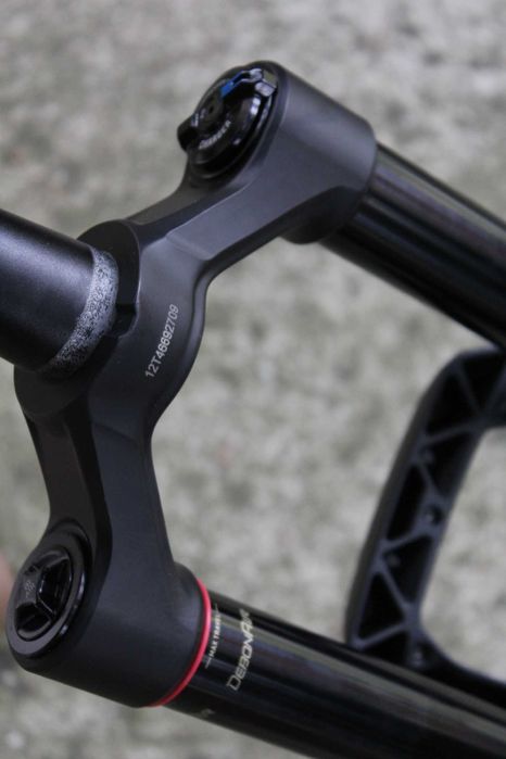 Rock Shox ZEB Select Charger RC 29 inch 170mm DebonAir+ Tapered Boost