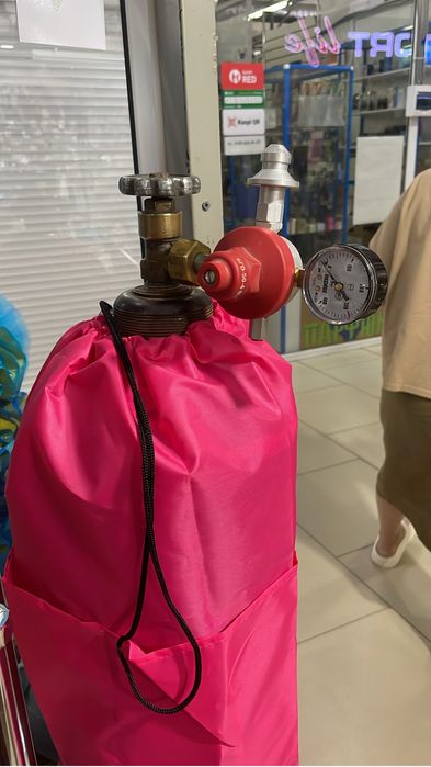 Продам геливый балон с ассортиментом шаров