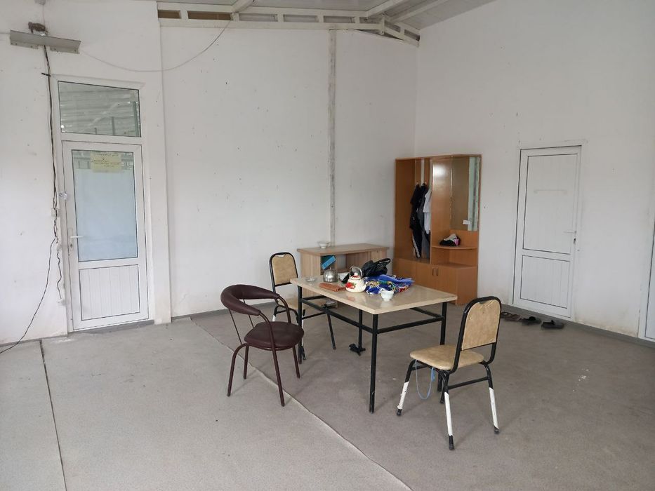 Biznes uchun joy 100 ta odam ishlaydi