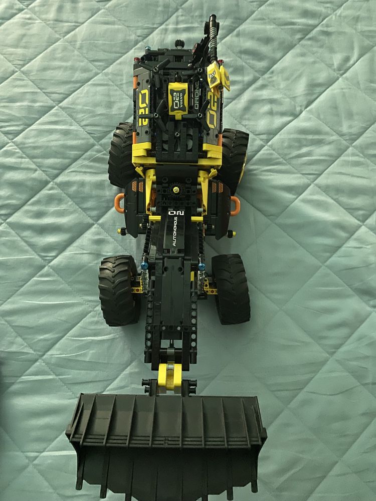 Lego Technic Volvo Concept Zeux 42081