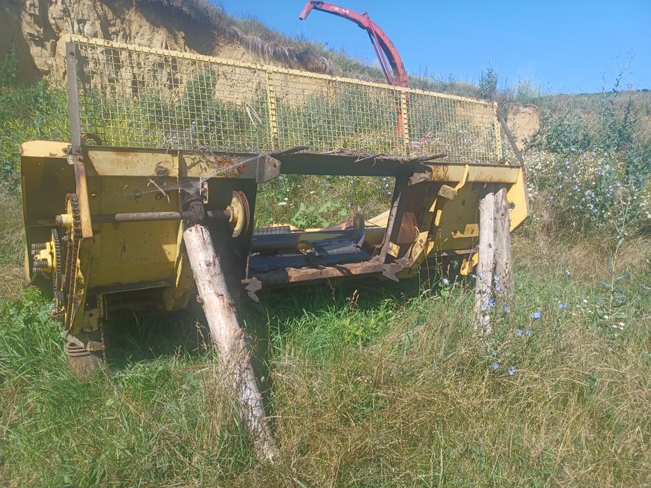 Vând/Schimb masa porumb 4 randuri