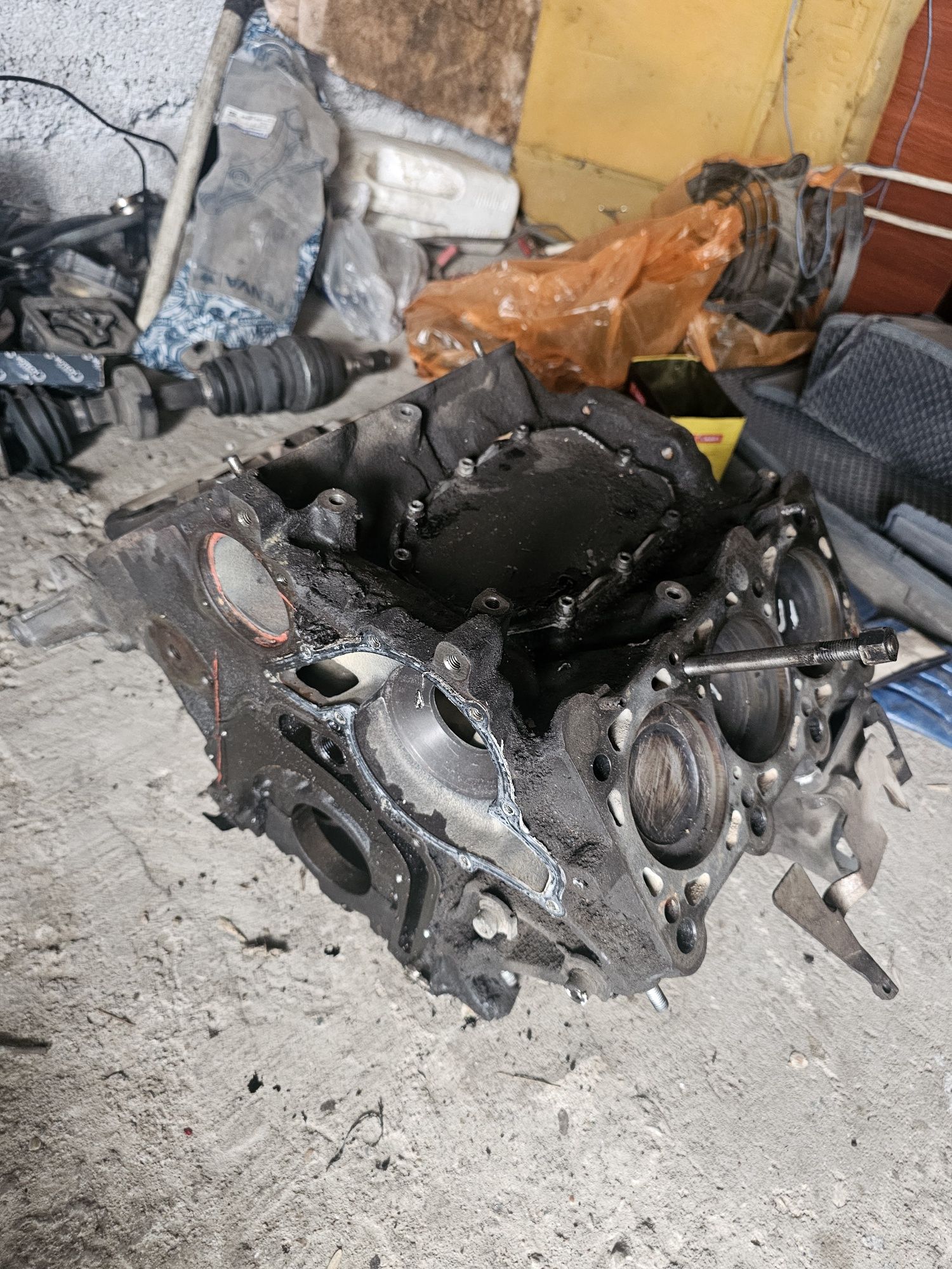 Блок ауди А6 С4  2.6