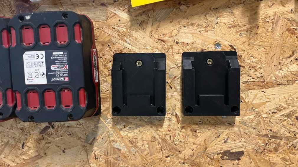 Стойки за стена за батерии и машини Parkside , Dewalt , makita