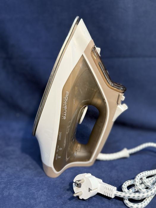 Парна ютия Rowenta DX1635