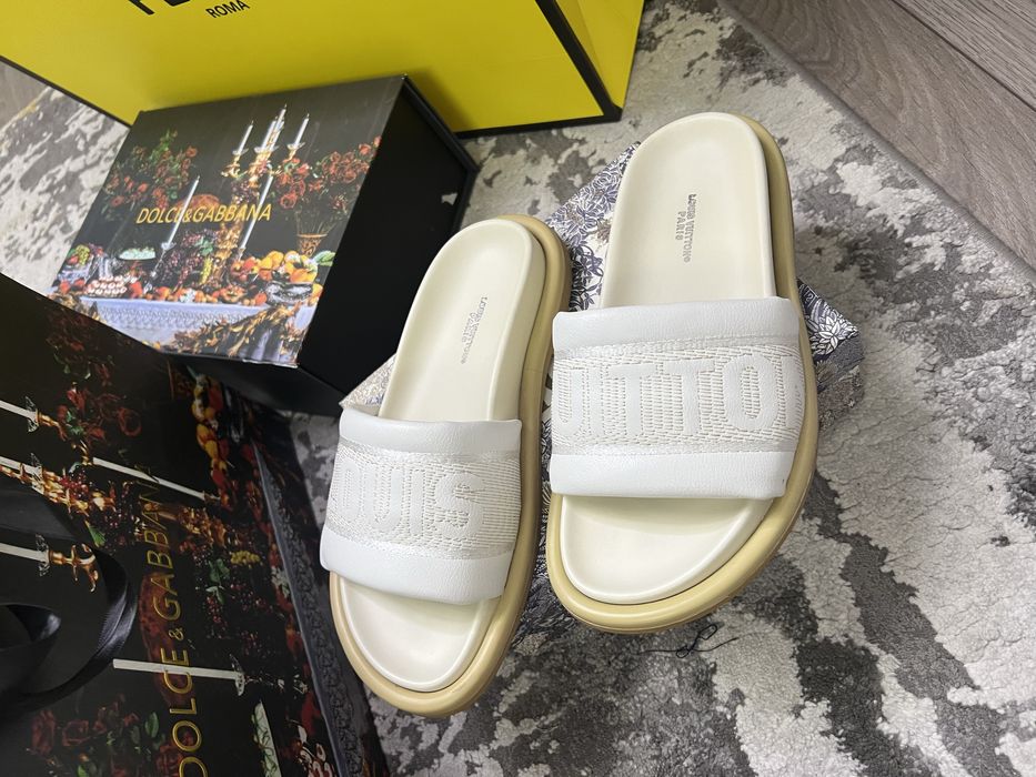 Papuci-Slapi Louis Vuitton  - POZE REALE- calitate superioară