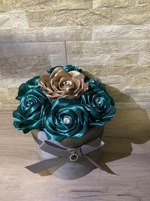 Trandafiri din satin