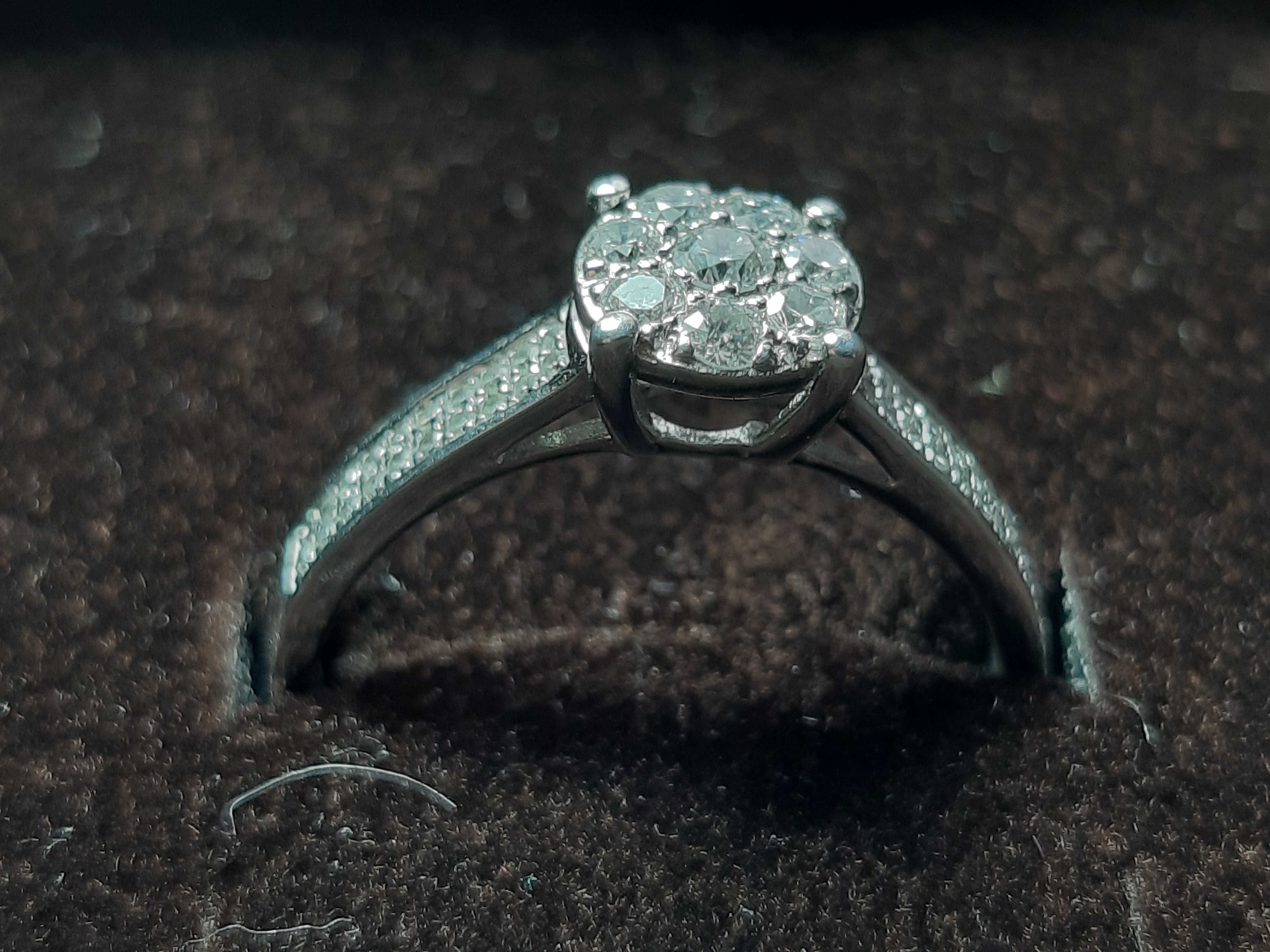 Vand inel de logodnă ,nefolosit, Aur 14k, 48 diamante