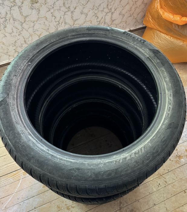 Продавам Pirelli 295/40/21 зимни