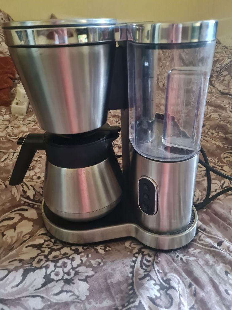 Imprimanta și cafetiera