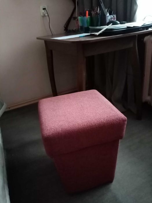 Пуфик в спальню, коридор и т. п.