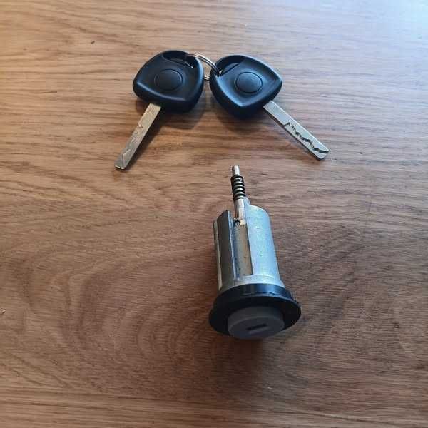 НОВА! Контактна ключалка + 2 ключа за Opel Corsa Combo, 5 пина