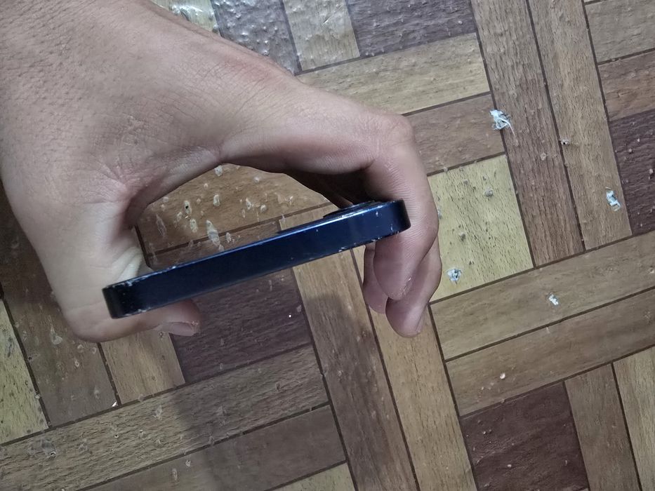 IPHONE 12  xotira 64