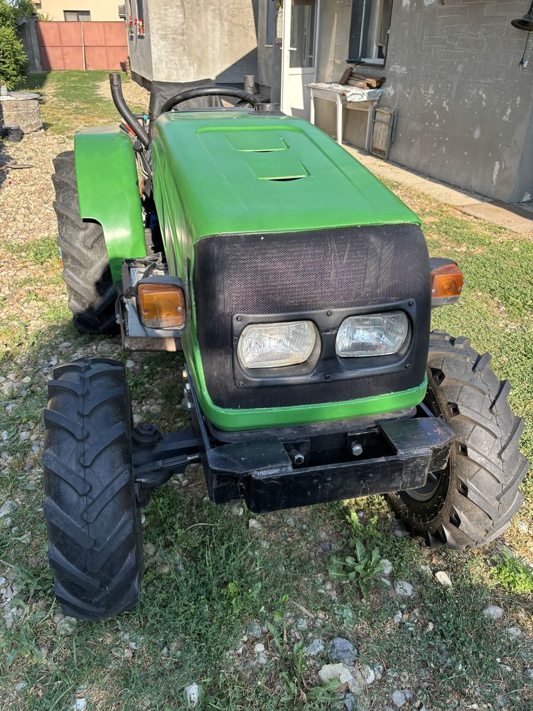 Tractor Ferrari DT 40