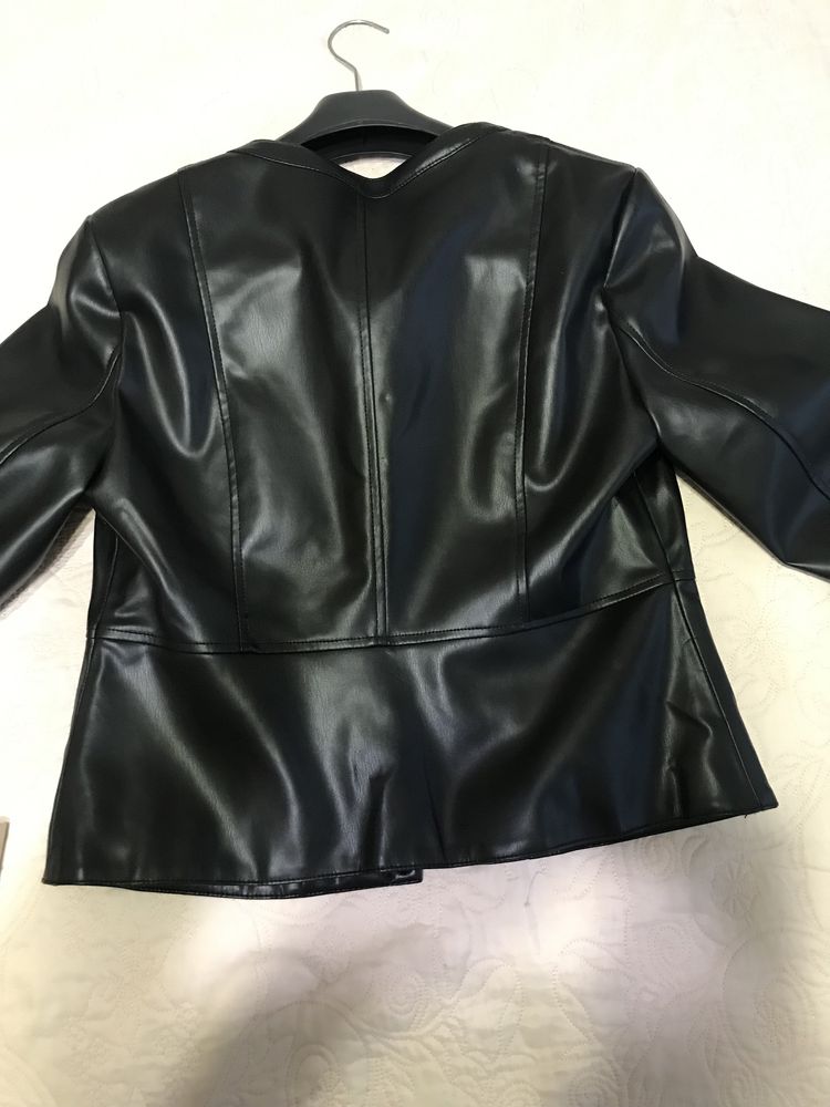 Кожено сако ZARA чисто ново