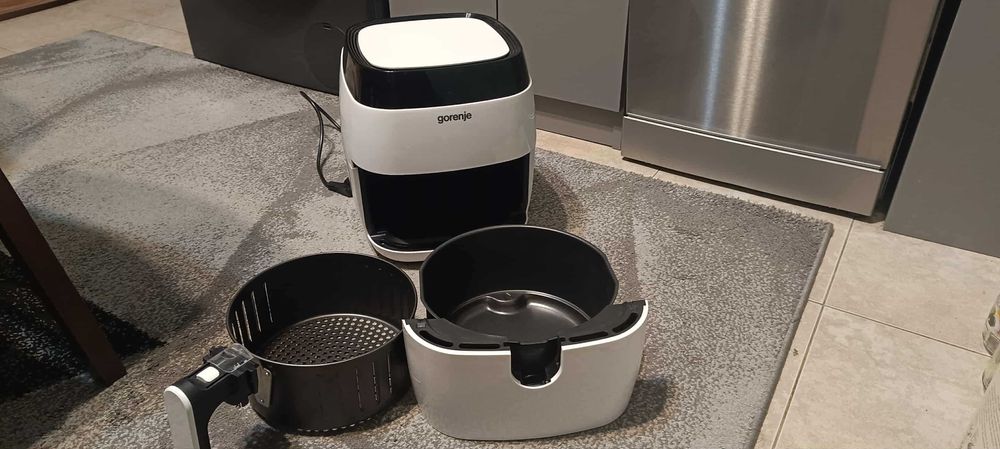 Продавам Air Fryer Gorenje
