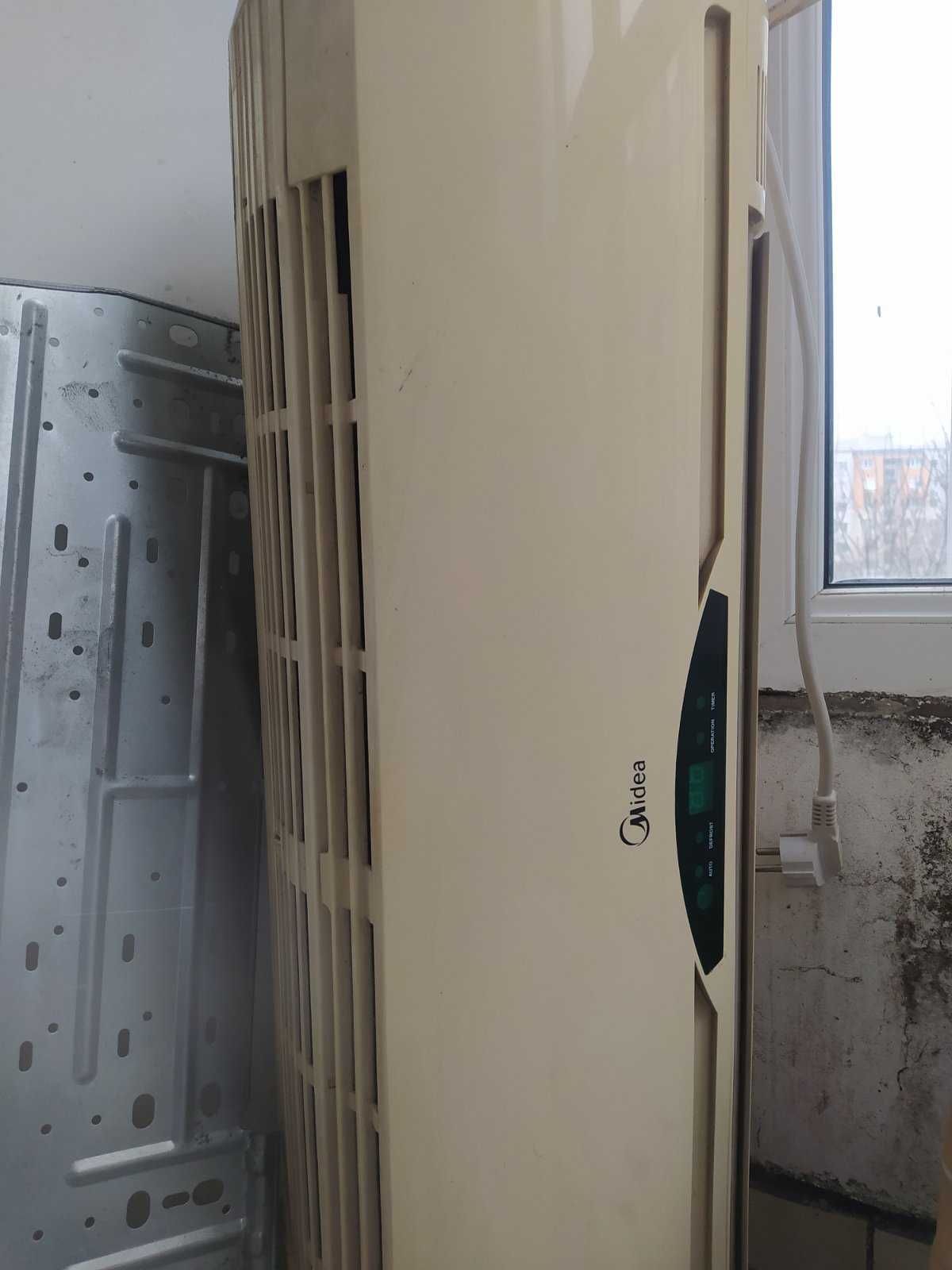 продавам климатик midea 12hr