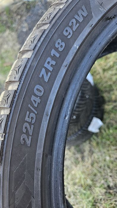 4бр гуми 225 40 18 дот 22 кумхо
