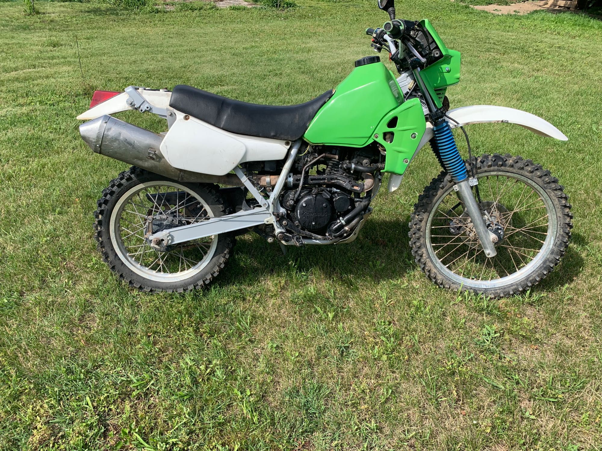 Продавам Kawasaki klr250
