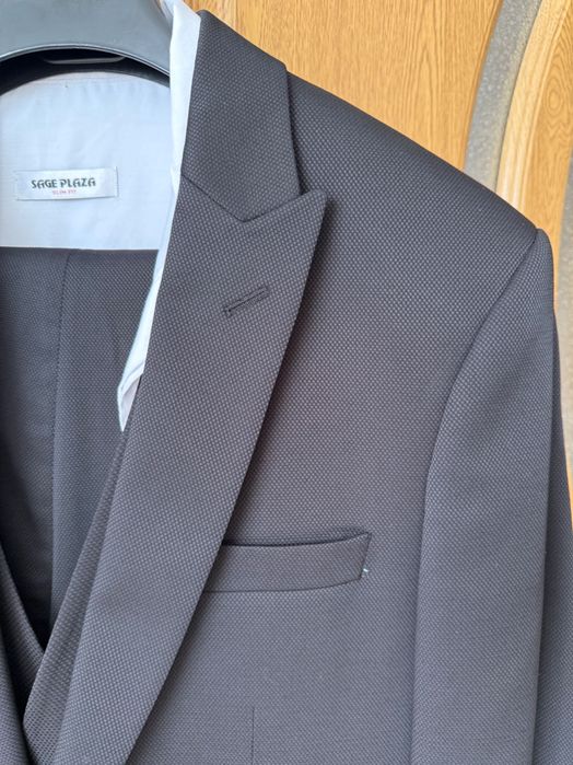 Мъжки елегантен костюм