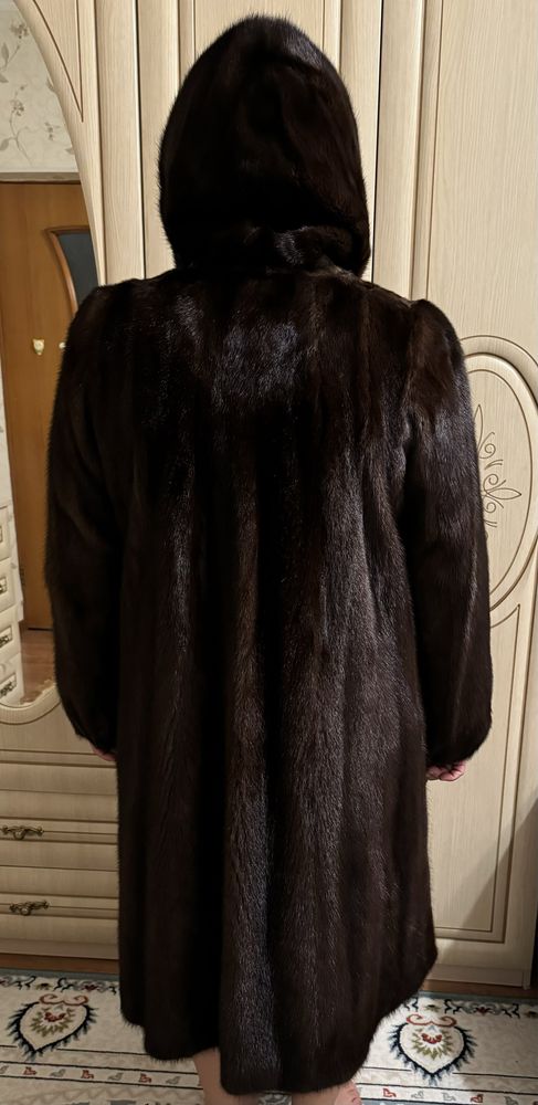 Продам норковую шубу