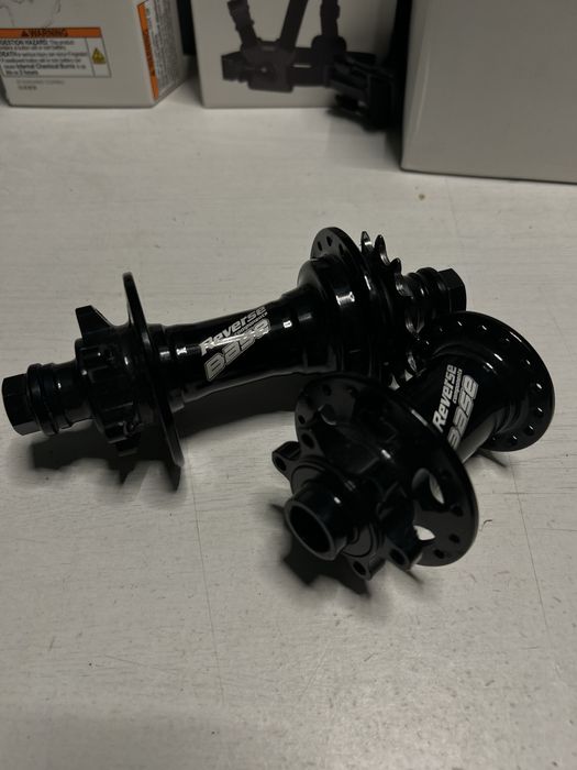 Vand set butuc Reverse Components Base