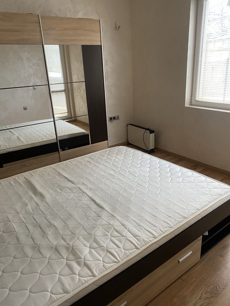 Дава се под наем Тристаен апартамент в Варна, Колхозен пазар - 98 кв.м за 612 € - Снимка #4