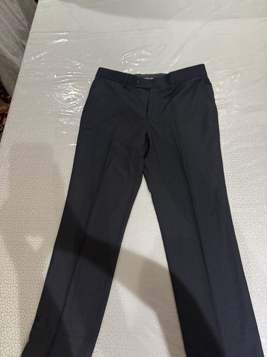 Кастюм шим холати зор бир маротаба кийилган