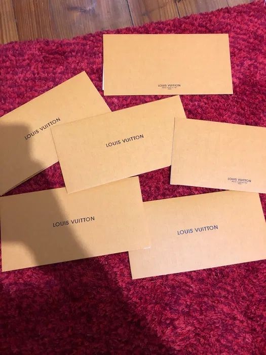 Plicuri Louis Vuitton LV noi