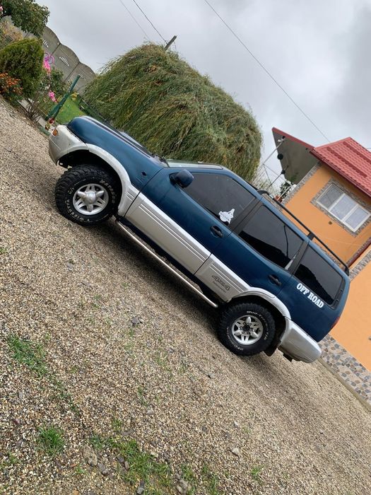 Nissan terrano motor 2.7 tdi 125 cai 4x4 cu reductor