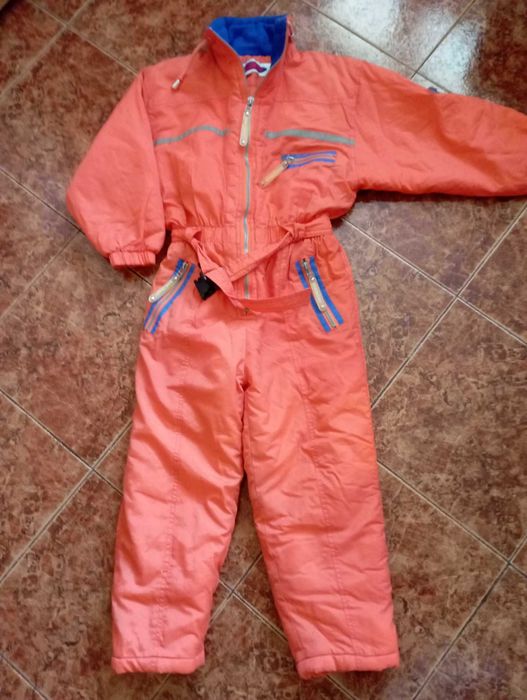 Продавам 2 бр. детски зимни грейки /тип космонавт/