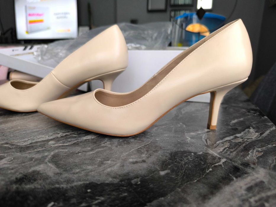 Елегантни обувки с ток H&M