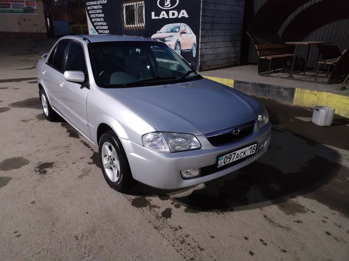 Mazda familia чистый японец