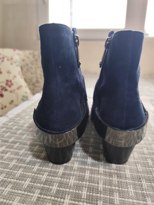 Guess боти от естествена кожа на ток