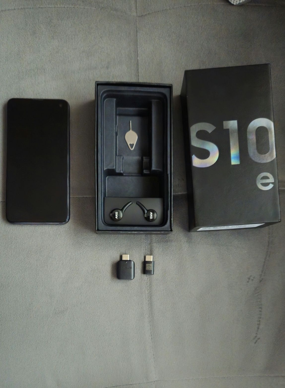 Самсунг с10е/ Samsung s10e