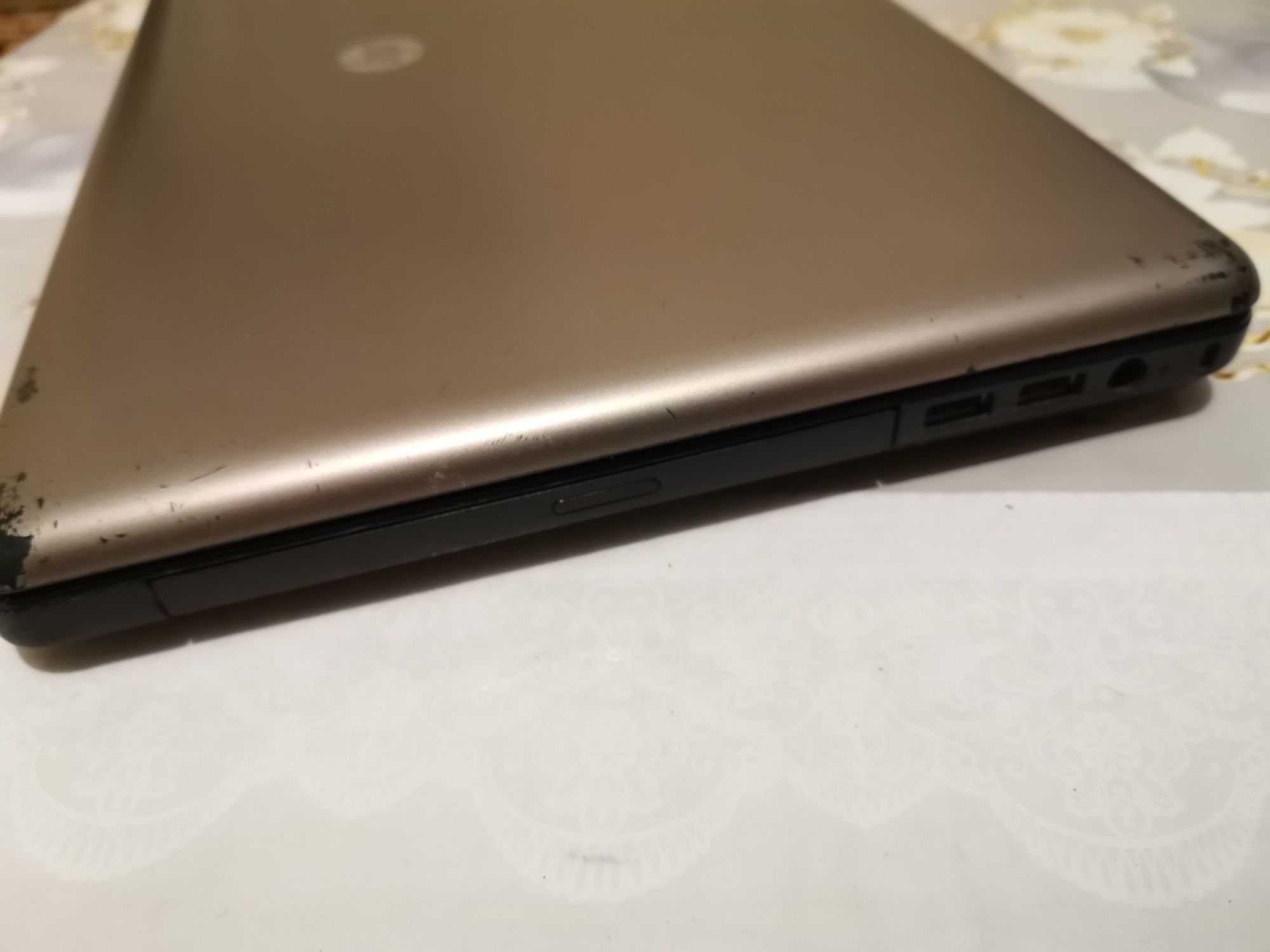 HP Notebook сотилади