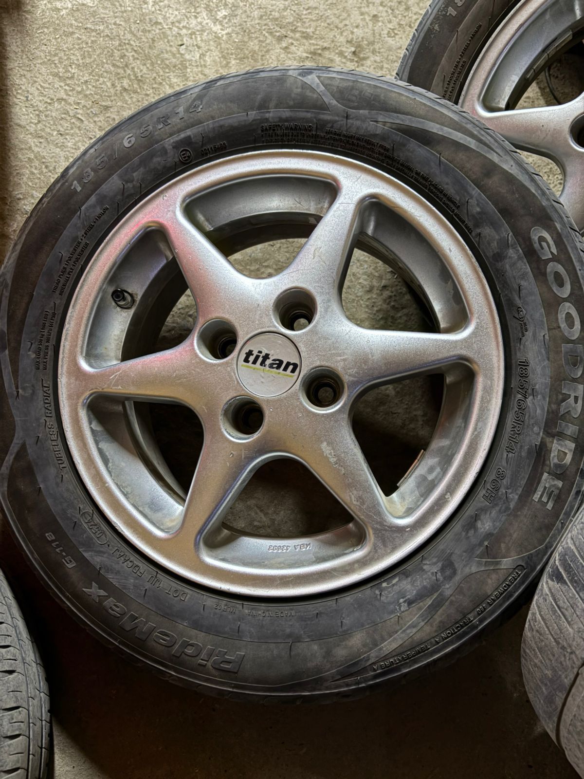 Продам r14 в хорошем состоянии