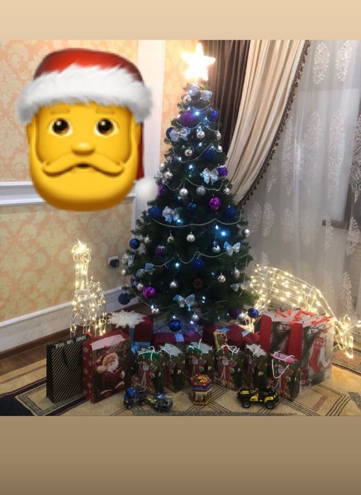 Продам ёлку,украшения,2 оленя,2 проектора,9калпачков,1венок 50 тыс