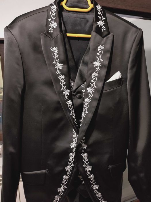 Costum de Mire Brodat Negru Unic stil Gothic