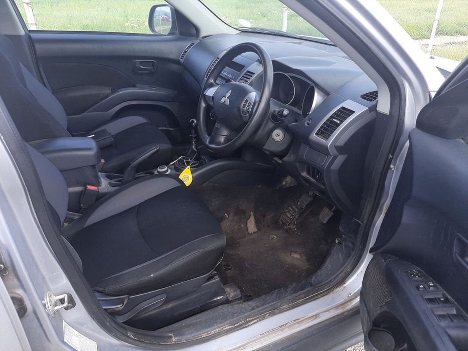 За Части Mitsubishi outlander 2.2d 2011 г