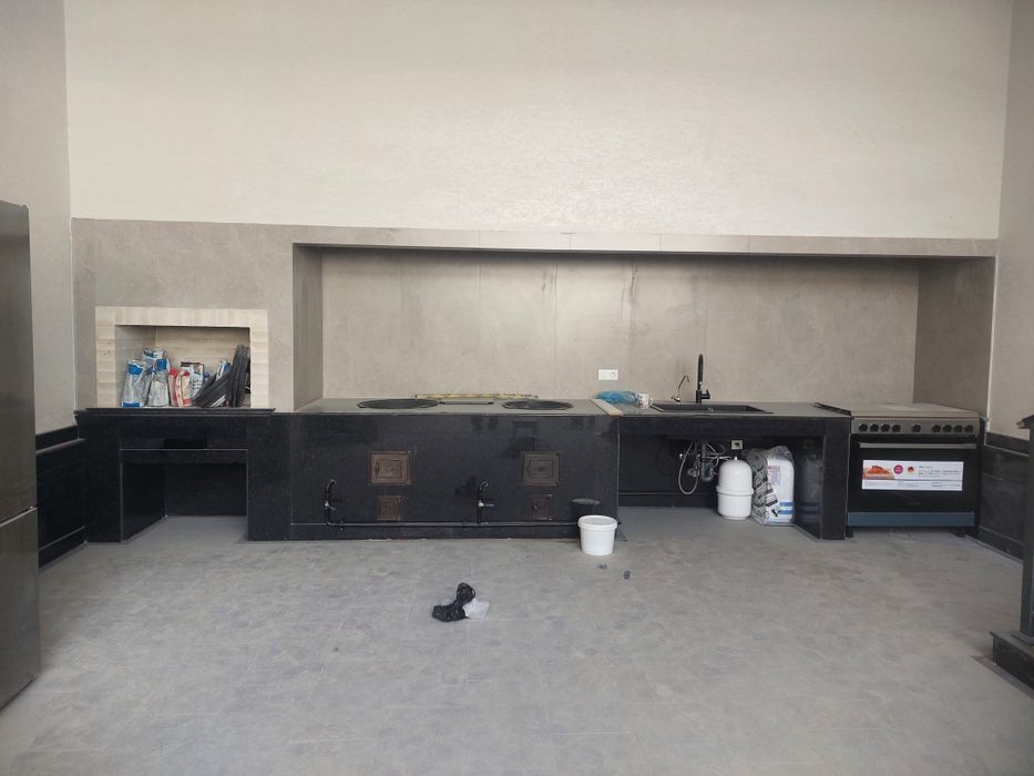 Барбекю, летняя кухня, камен